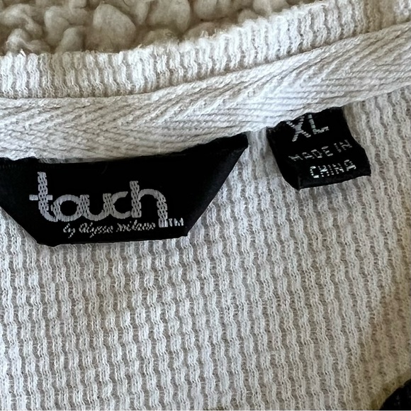 Pittsburgh Penguins Hockey thermal top Touch Alyssa Milano adorable top XL - Picture 7 of 9